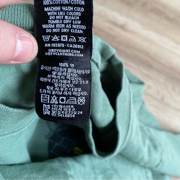 Vintage Obey T-shirt men’s large It’s the end of the world and I feel fine - Picture 8 of 8